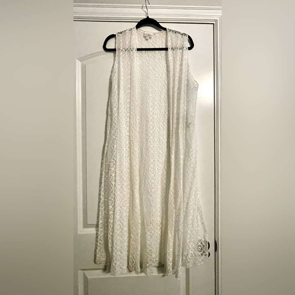 Lularoe Joy - Winter White lace. Size Large